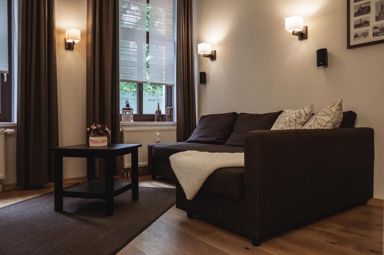 Athome Ihr